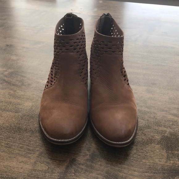 Seychelles tan booties - Picture 2 of 5